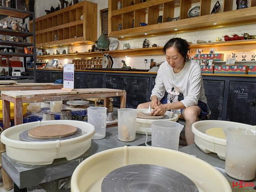 揭秘大运会陶瓷文创纪念品设计团队 4名老成都手艺人 试错 数月,精选出3种产品